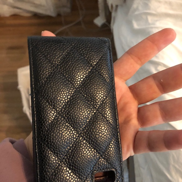 Vintage Chanel caviar iPhone case - Picture 5 of 6